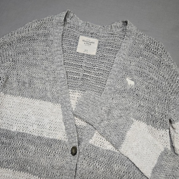Abercrombie & Fitch Sweaters - Y2K Abercrombie & Fitch Cardigan Sweater XS/S Gray White Striped Knit Soft Girl